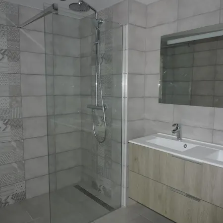 appartement avec balcon terrasse plein sud proche lac et centre ville wifi Gérardmer Chambre photo